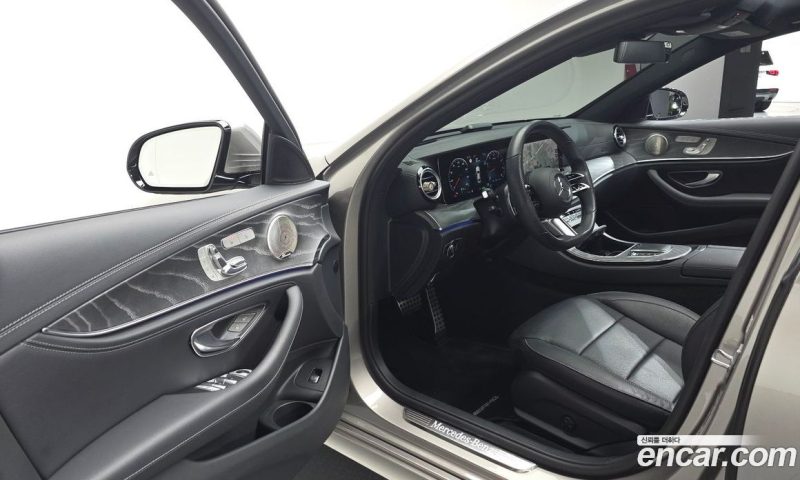 Mercedes Benz E-Class E350 4MATIC AMG Line
