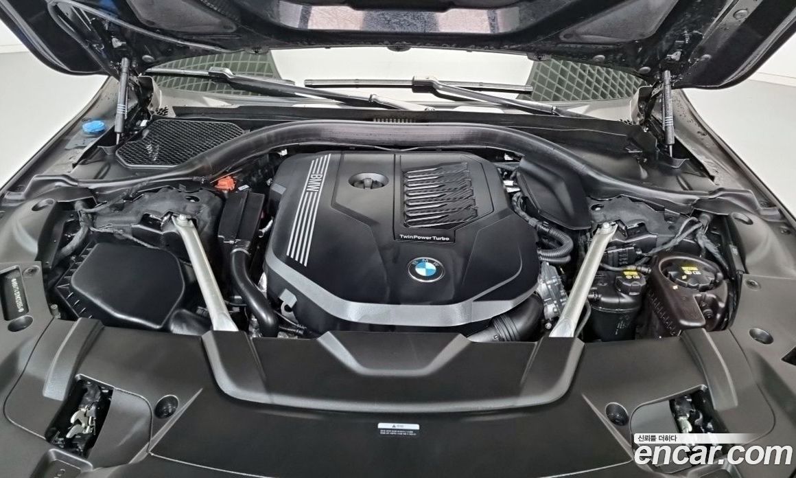 BMW 7-Series 740Li xDrive Design Pure Excellence