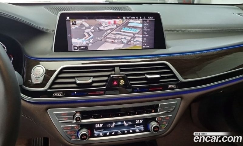 BMW 7-Series 740Li xDrive Design Pure Excellence