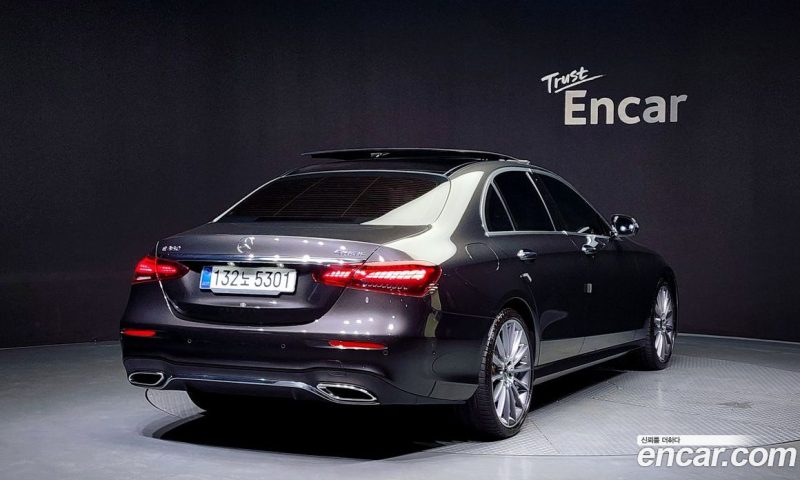 Mercedes Benz E-Class E350 4MATIC AMG Line