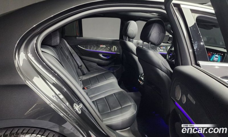 Mercedes Benz E-Class E350 4MATIC AMG Line