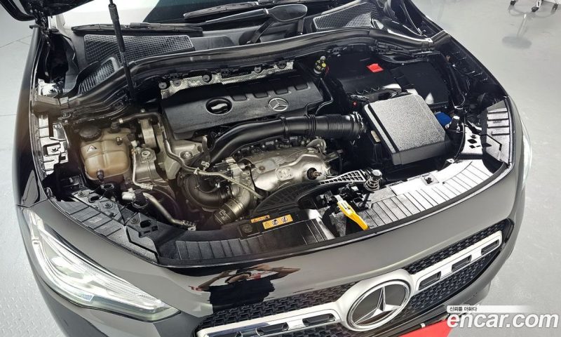 Mercedes Benz GLA-Class GLA220