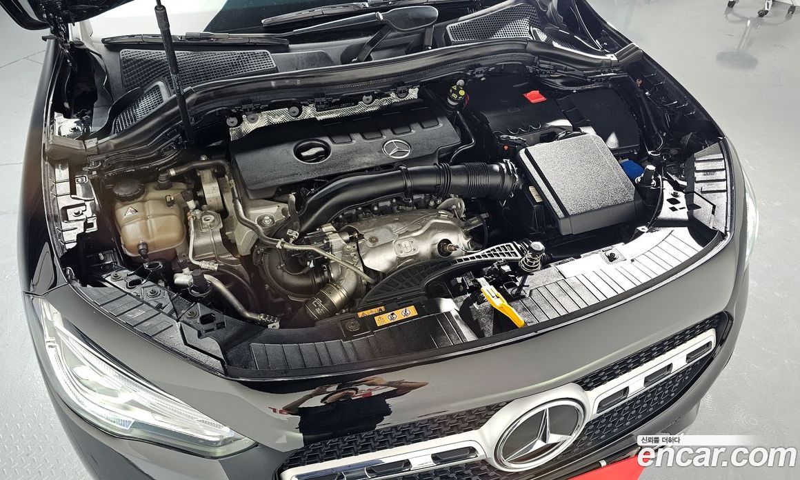 Mercedes Benz GLA-Class GLA220