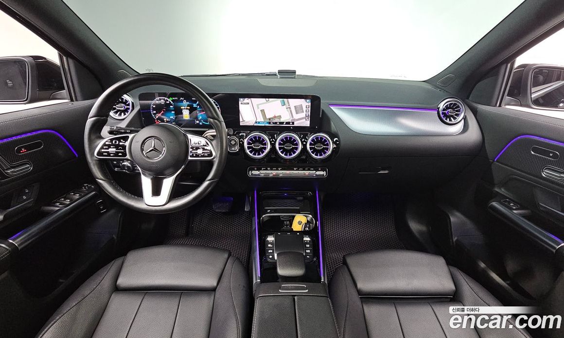 Mercedes Benz GLA-Class GLA220