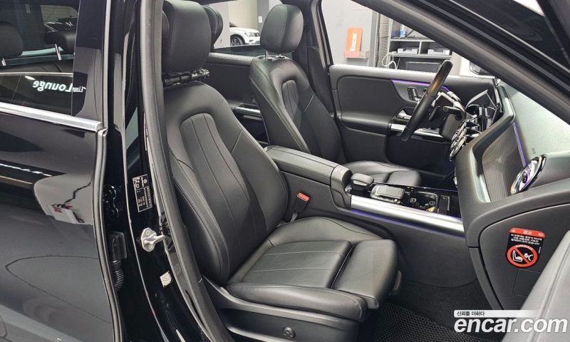 Mercedes Benz GLA-Class GLA220