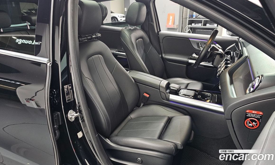 Mercedes Benz GLA-Class GLA220