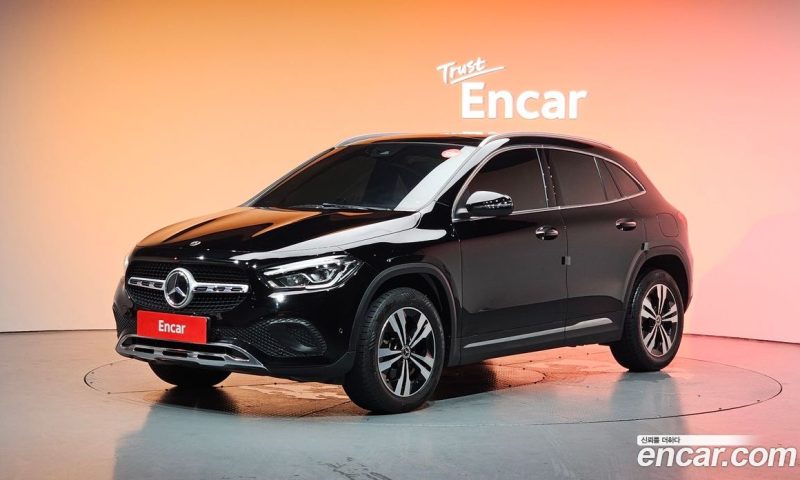 Mercedes Benz GLA-Class GLA220
