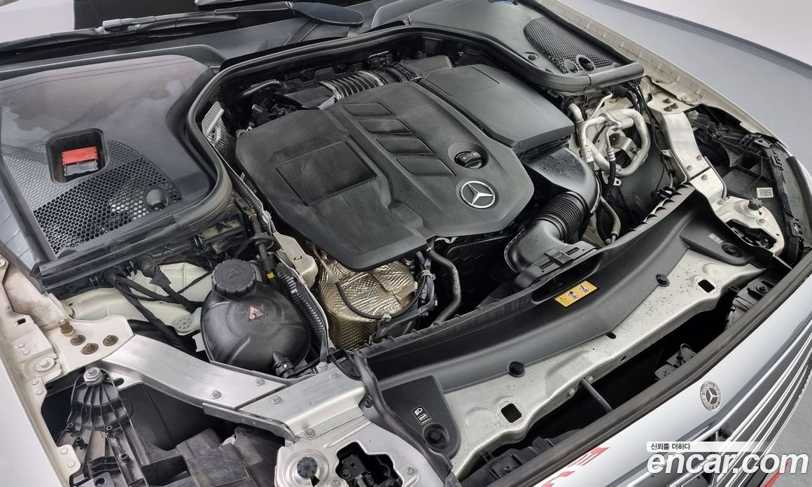 Mercedes Benz E-Class E220d 4MATIC Exclusive