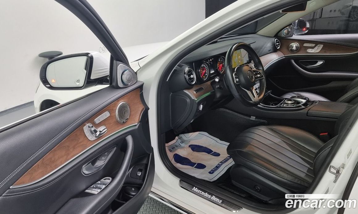 Mercedes Benz E-Class E220d 4MATIC Exclusive