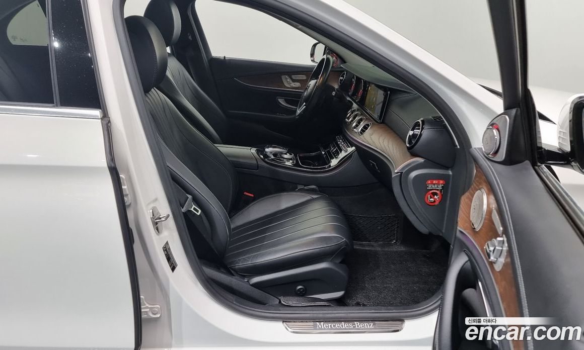 Mercedes Benz E-Class E220d 4MATIC Exclusive