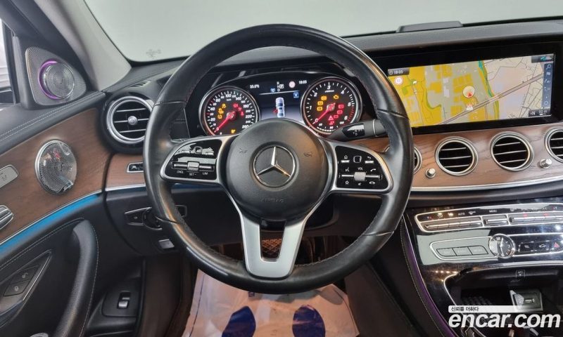 Mercedes Benz E-Class E220d 4MATIC Exclusive