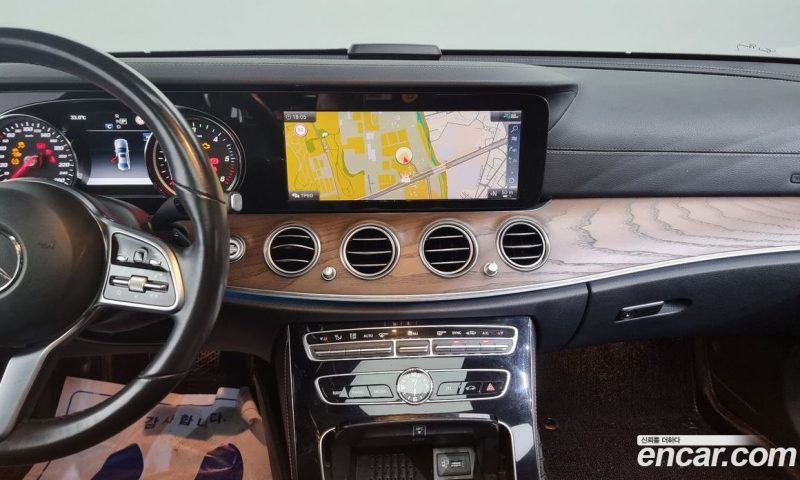 Mercedes Benz E-Class E220d 4MATIC Exclusive