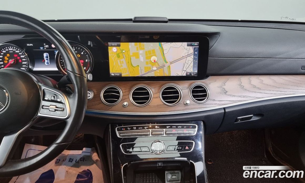 Mercedes Benz E-Class E220d 4MATIC Exclusive