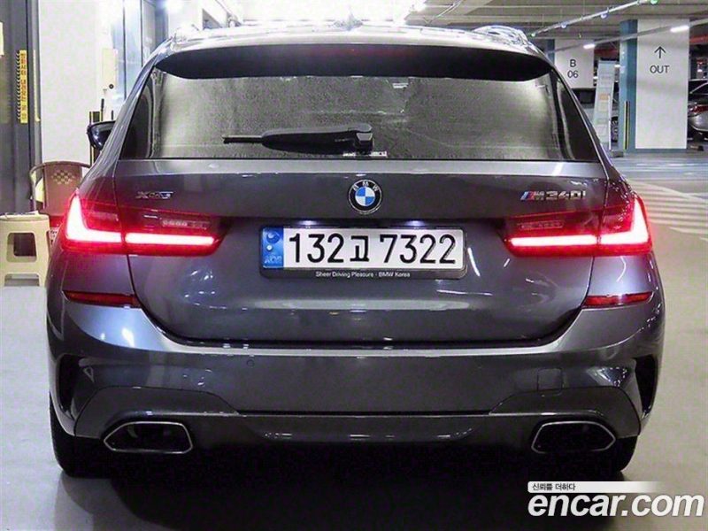 BMW 3-Series M340i xDrive Touring Performance