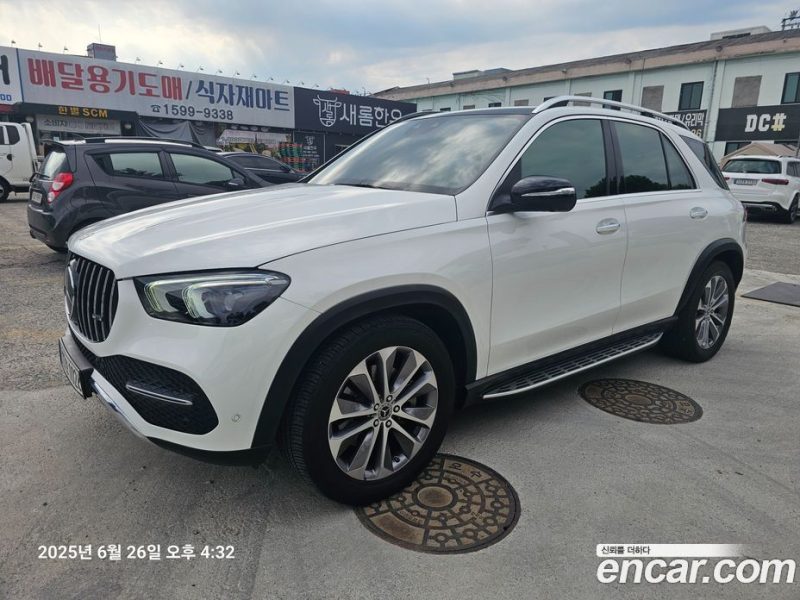 Mercedes Benz GLE-Class GLE300d 4MATIC