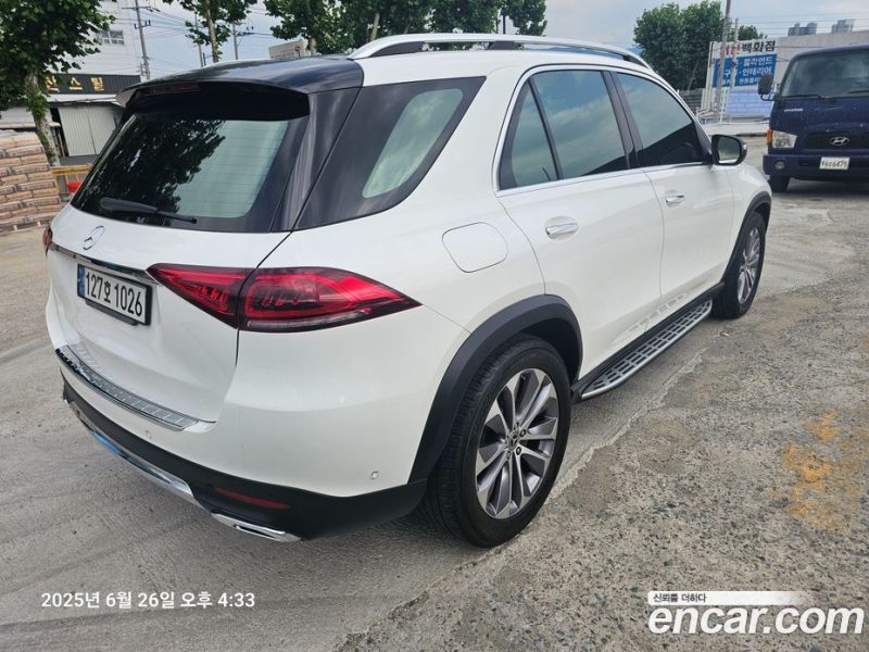 Mercedes Benz GLE-Class GLE300d 4MATIC