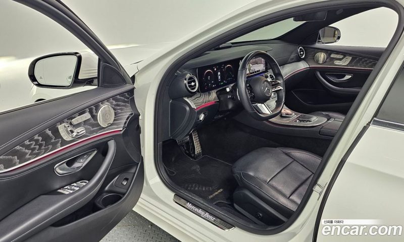 Mercedes Benz E-Class E350 4MATIC AMG Line