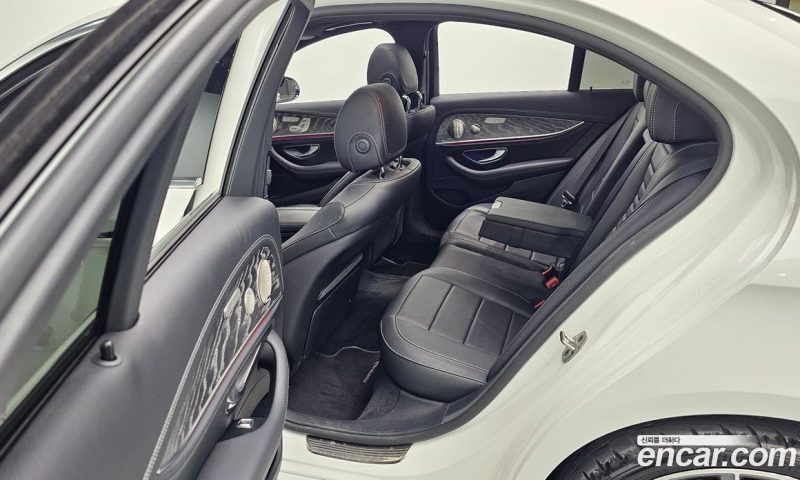 Mercedes Benz E-Class E350 4MATIC AMG Line