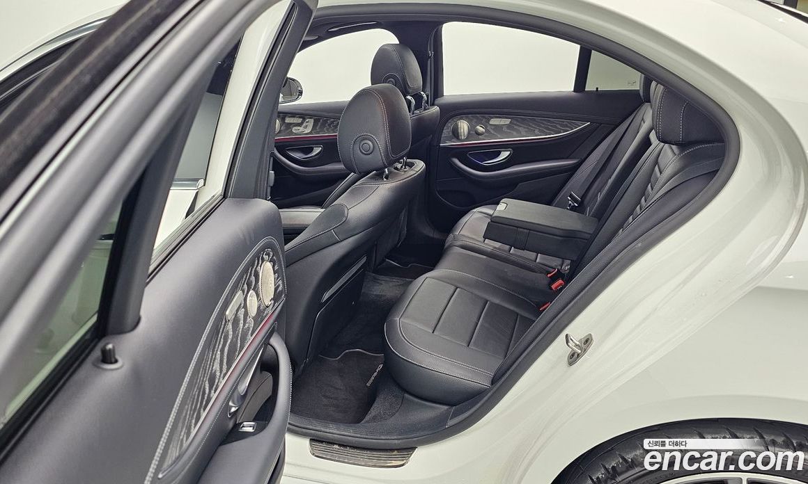 Mercedes Benz E-Class E350 4MATIC AMG Line