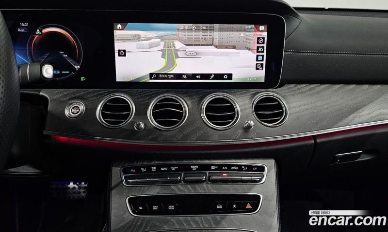 Mercedes Benz E-Class E350 4MATIC AMG Line