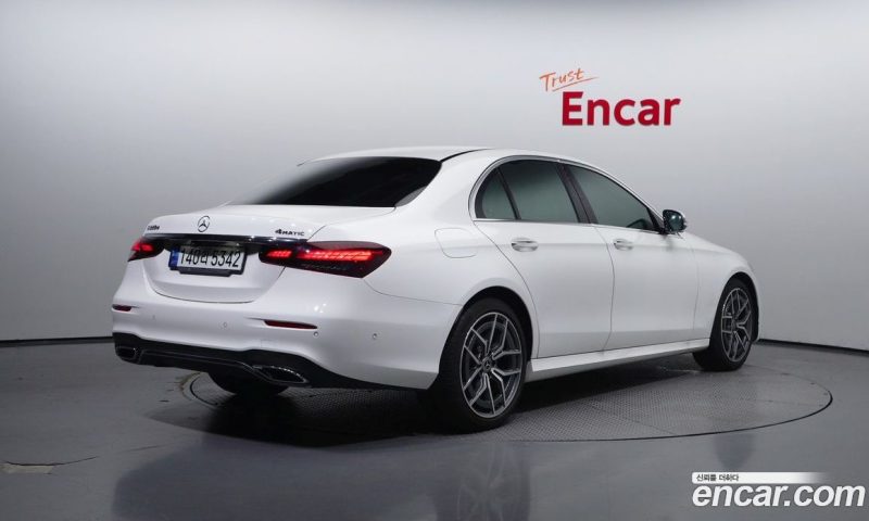 Mercedes Benz E-Class E220d 4MATIC AMG Line