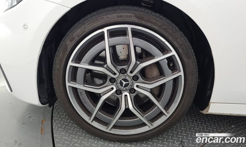 Mercedes Benz E-Class E220d 4MATIC AMG Line