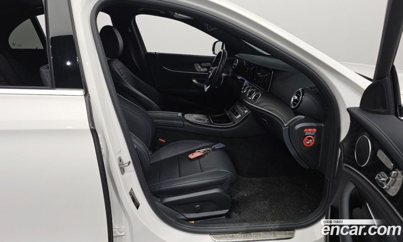Mercedes Benz E-Class E220d 4MATIC AMG Line