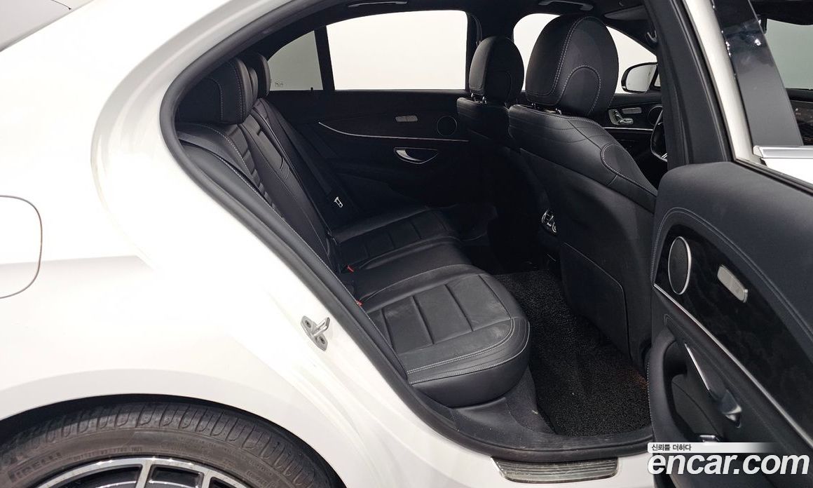 Mercedes Benz E-Class E220d 4MATIC AMG Line