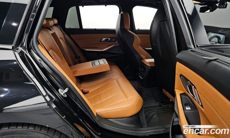 BMW 3-Series M340i xDrive Touring Performance