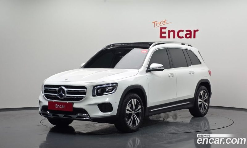 Mercedes Benz GLB-Class GLB220