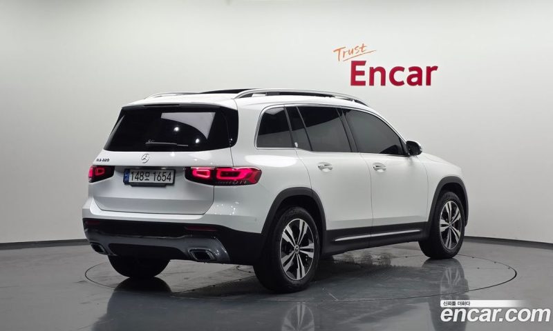 Mercedes Benz GLB-Class GLB220