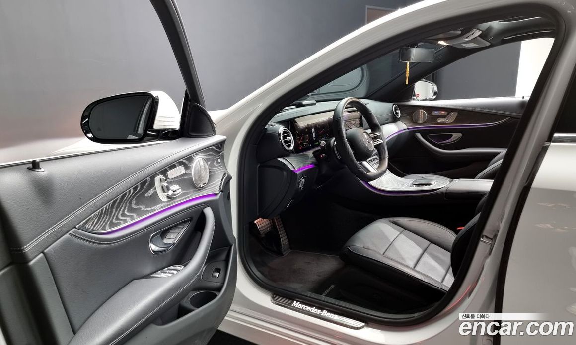 Mercedes Benz E-Class E350 4MATIC AMG Line