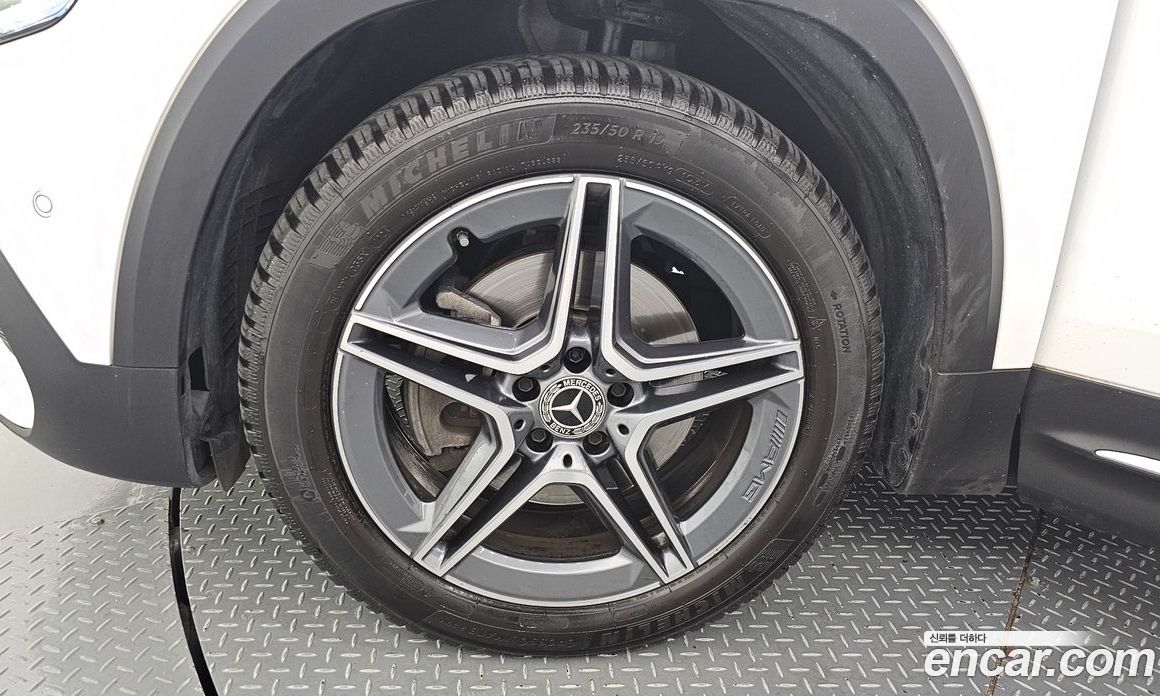 Mercedes Benz GLB-Class GLB250 4MATIC