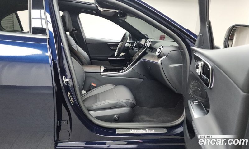 Mercedes Benz C-Class C200 4MATIC Avantgarde