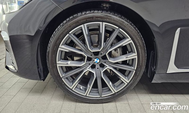 BMW 7-Series 740Li xDrive M Sport Package