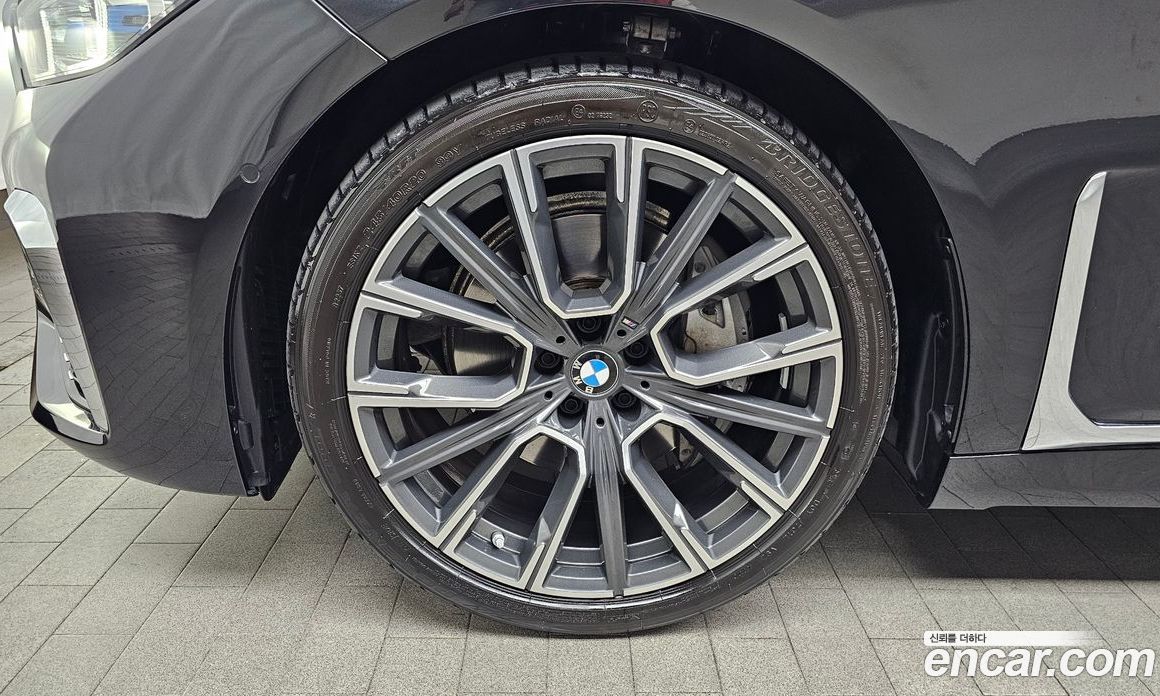BMW 7-Series 740Li xDrive M Sport Package