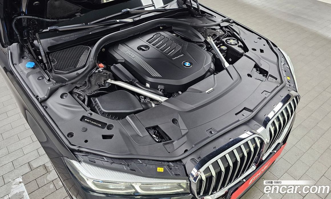 BMW 7-Series 740Li xDrive M Sport Package