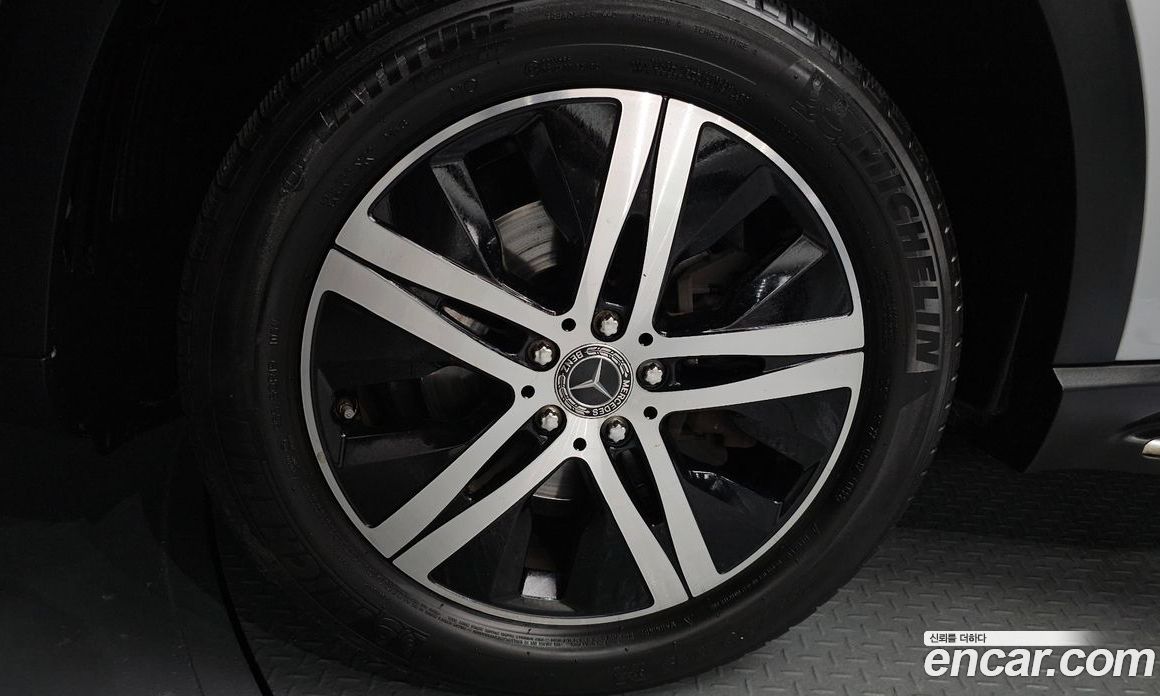 Mercedes Benz GLE-Class GLE300d 4MATIC