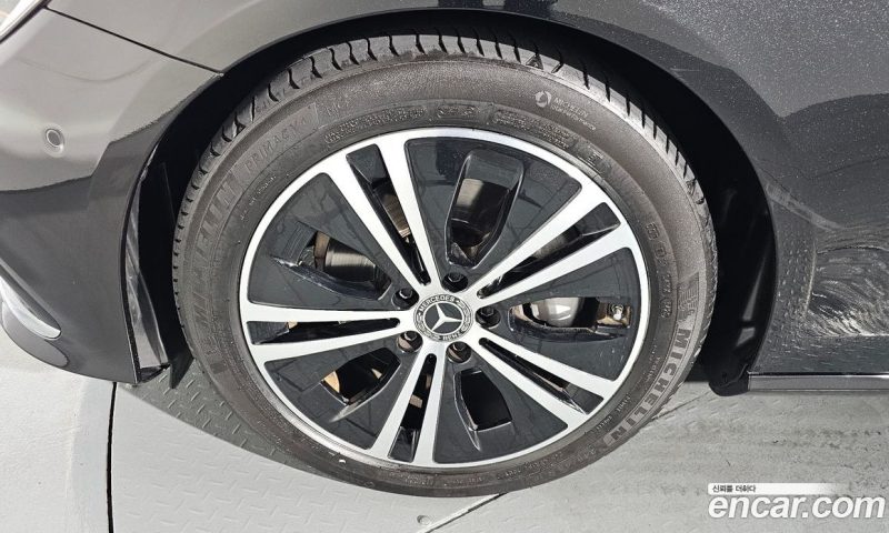 Mercedes Benz E-Class E250 Avantgarde