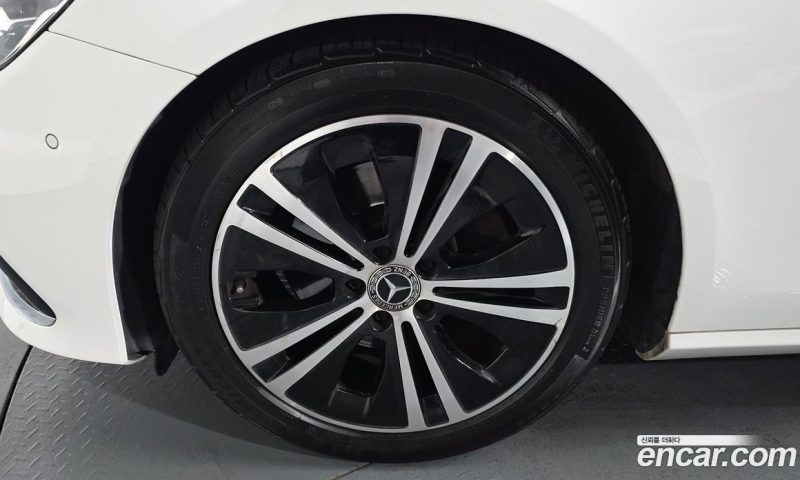 Mercedes Benz E-Class E250 Avantgarde