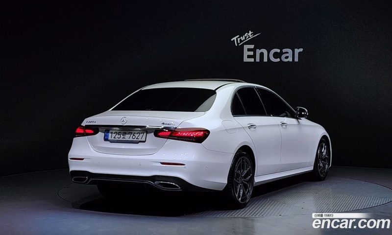 Mercedes Benz E-Class E220d 4MATIC AMG Line