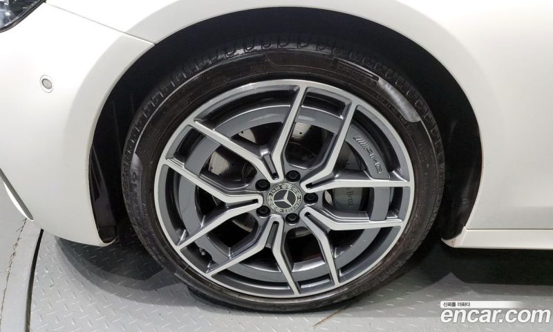 Mercedes Benz E-Class E220d 4MATIC AMG Line