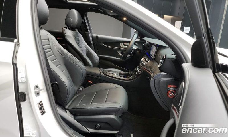 Mercedes Benz E-Class E220d 4MATIC AMG Line