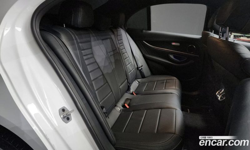 Mercedes Benz E-Class E220d 4MATIC AMG Line