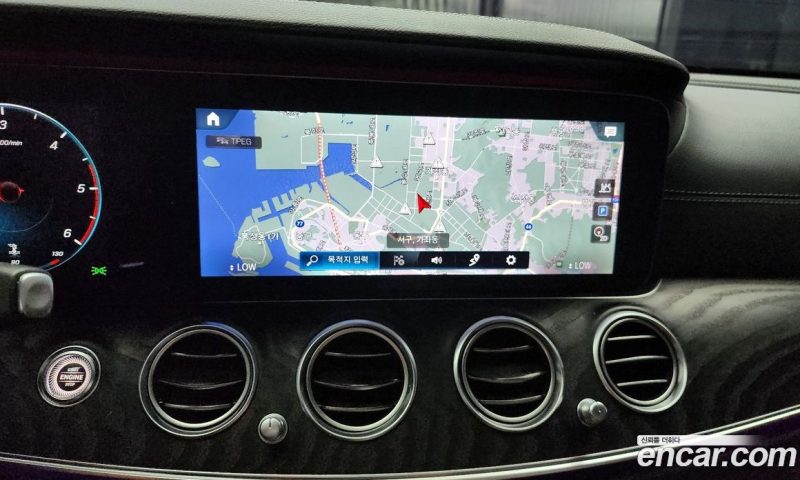 Mercedes Benz E-Class E220d 4MATIC AMG Line
