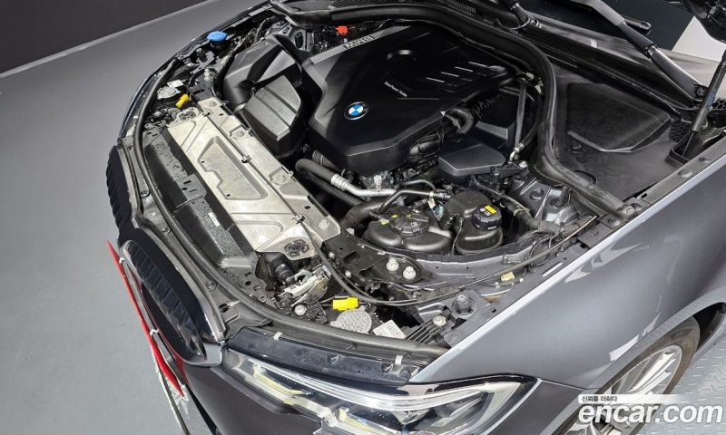 BMW 3-Series i320 Luxury