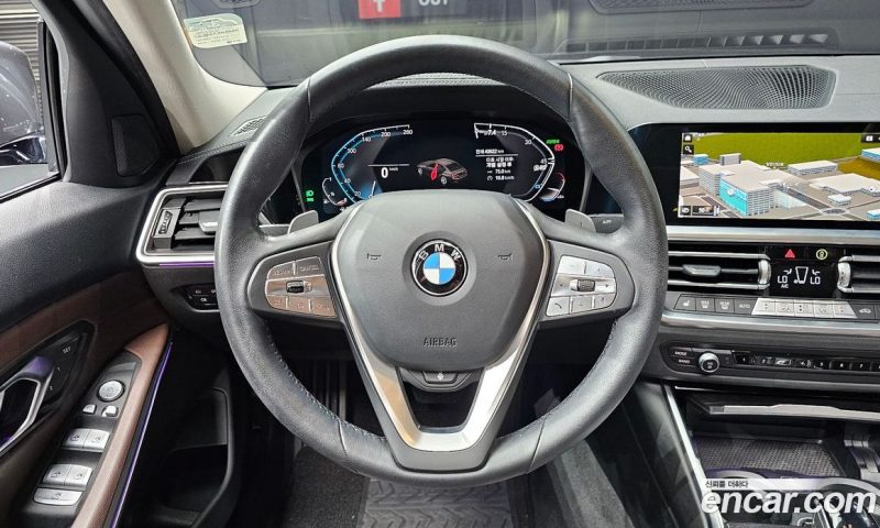 BMW 3-Series i320 Luxury