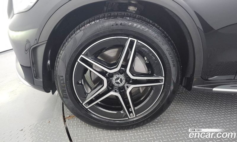 Mercedes Benz GLC-Class GCL300 4MATIC Coupe
