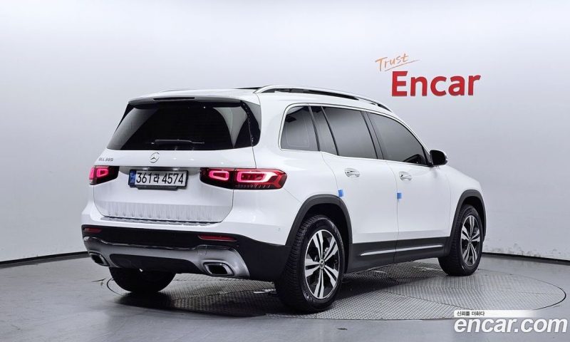 Mercedes Benz GLB-Class GLB220