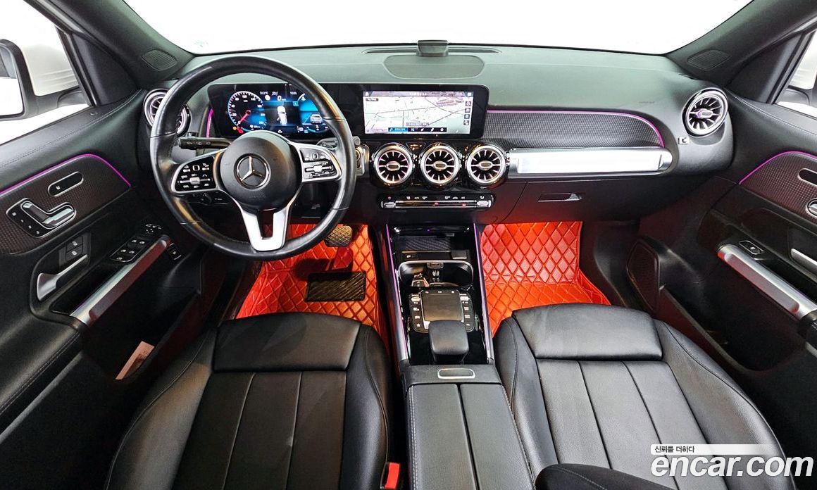 Mercedes Benz GLB-Class GLB220